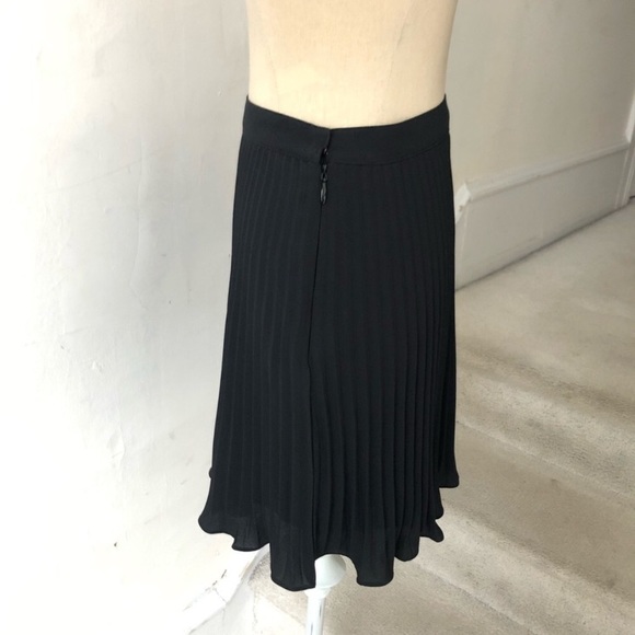 Nicole Miller Pleated Mini Skirt NWOT - Picture 3 of 7